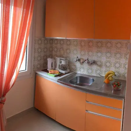 Tessi's Nea Iraklitsa